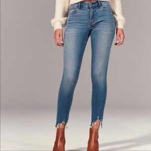 Abercrombie & Fitch Mid Rise Super Skinny Ankle Jeans Medium Wash Size 26 Short